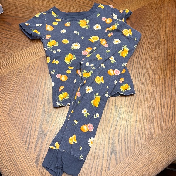 Old Navy Other - Baby Girl Flower & Oranges Pj Set, size 2t!